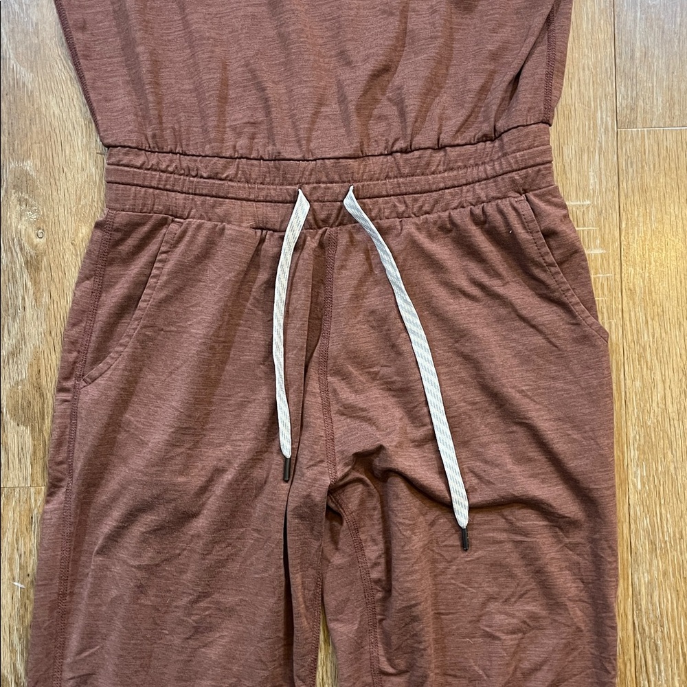 Vuori All Day Jumpsuit Terracotta Heather Brown XS Extra-Small Romper EUC Pocket - Picture 6 of 16